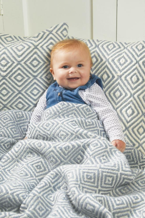 Hug Rug Sense Throw - Sky Grey Diamond - 51" x 70"