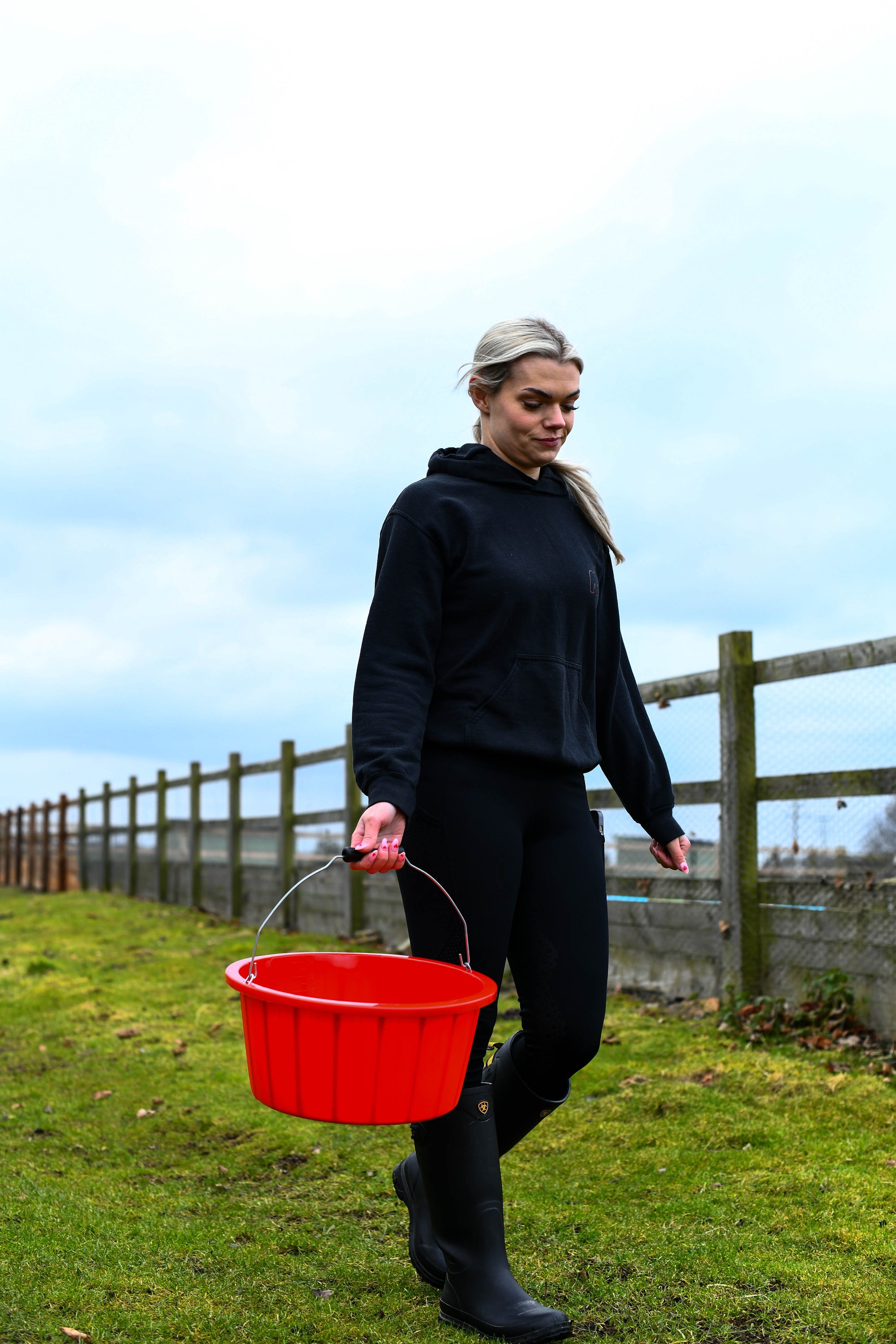 Gorilla Plas B4 Shallow Bucket | Lightweight Food-Safe Feed Bucket
