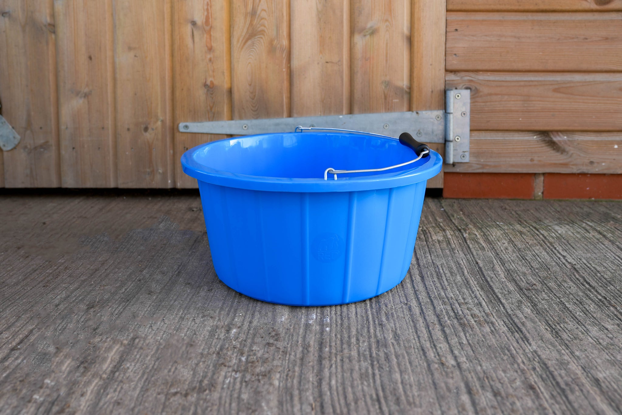 Gorilla Plas B4 Shallow Bucket | Lightweight Food-Safe Feed Bucket