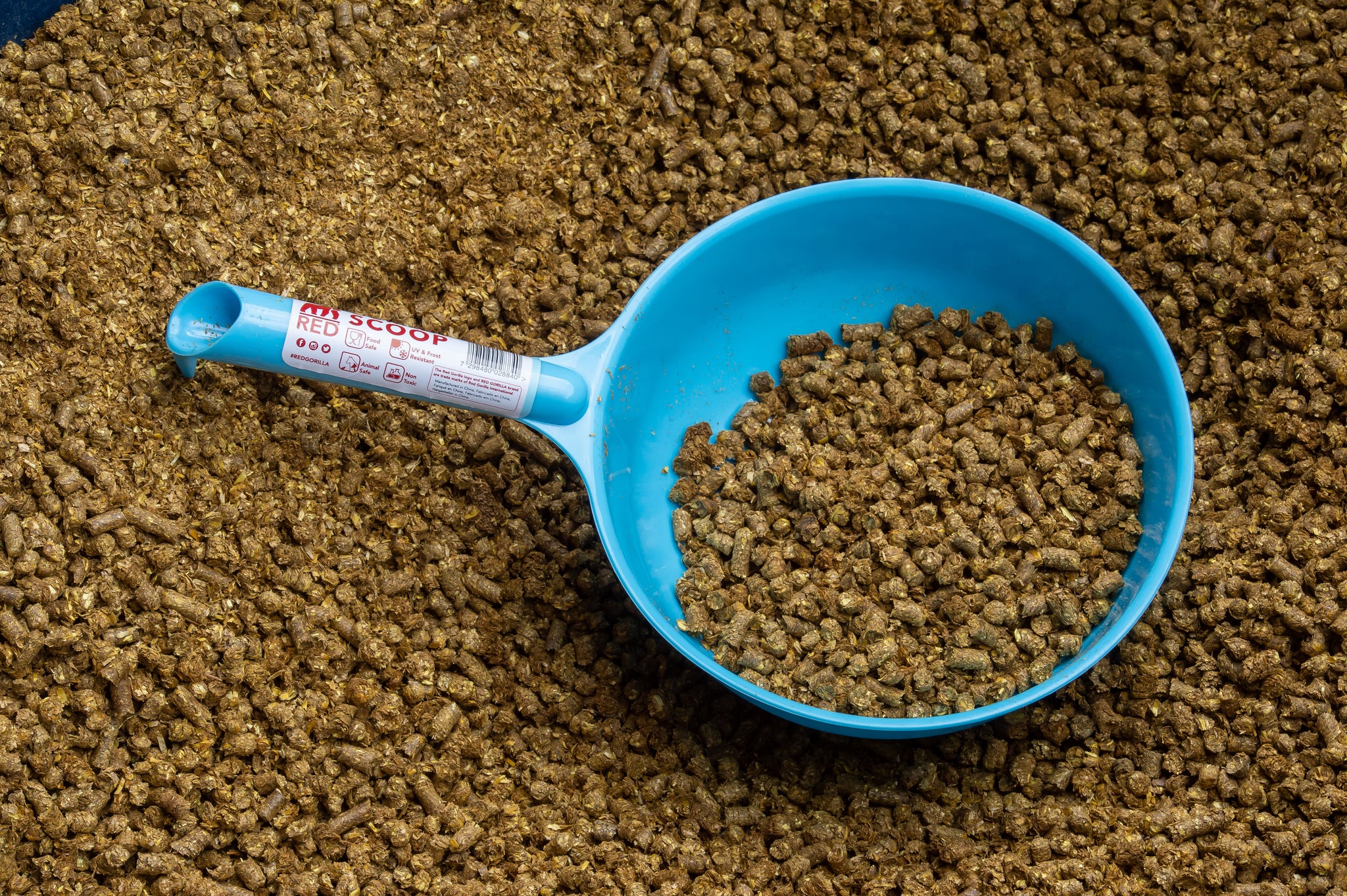 Gorilla Scoop by Red Gorilla® – Heavy-Duty, Food-Grade Animal Feed Scoop for Horses & Livestock