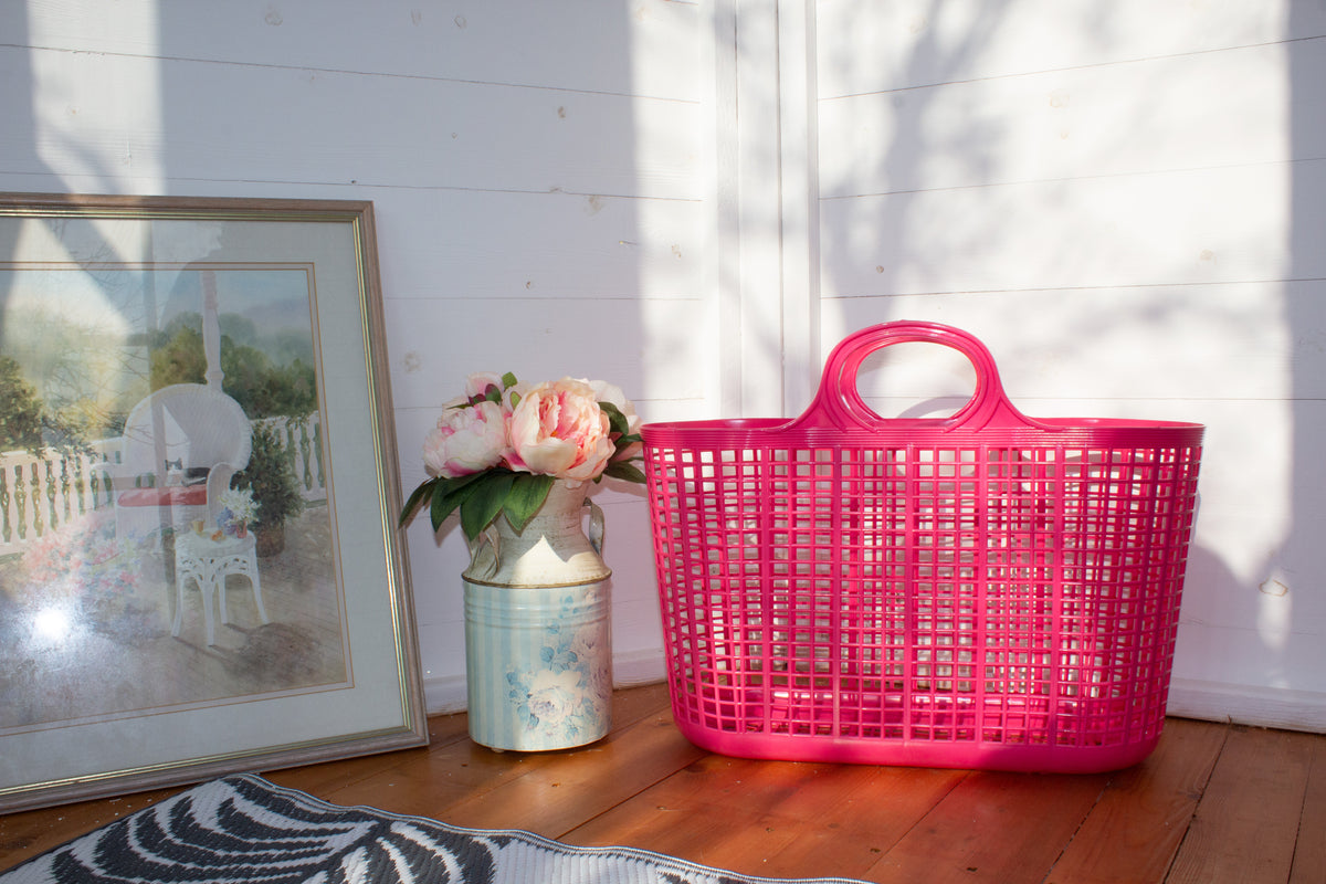 Red Gorilla Cesto Shopping Tote | Vintage Style Plastic Carry Bag for Shopping and Storage