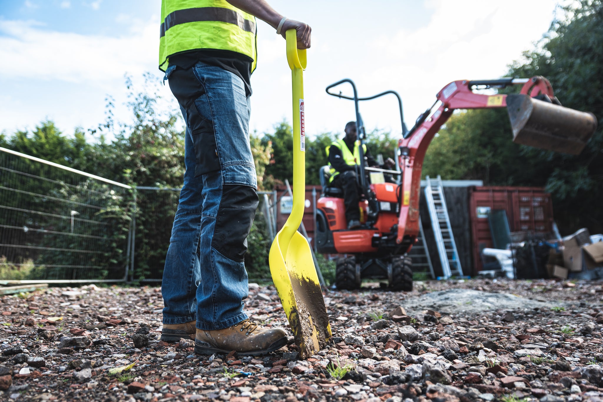 Gorilla Shovel™ | Lightweight Heavy Duty Polypropylene Shovel with D Handle
