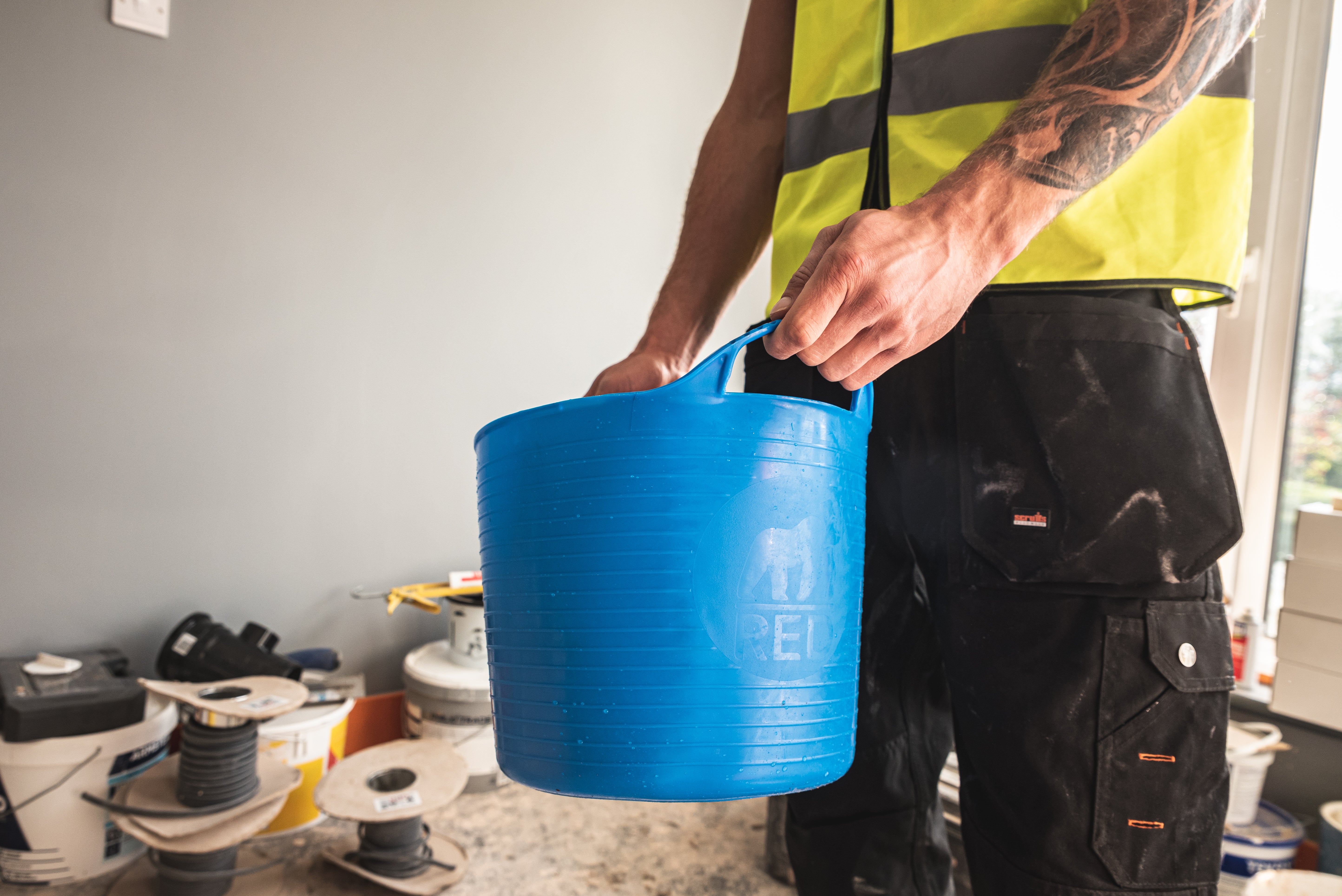 Small Gorilla Tub® 14L – The Original Flexible & Weather Resistant