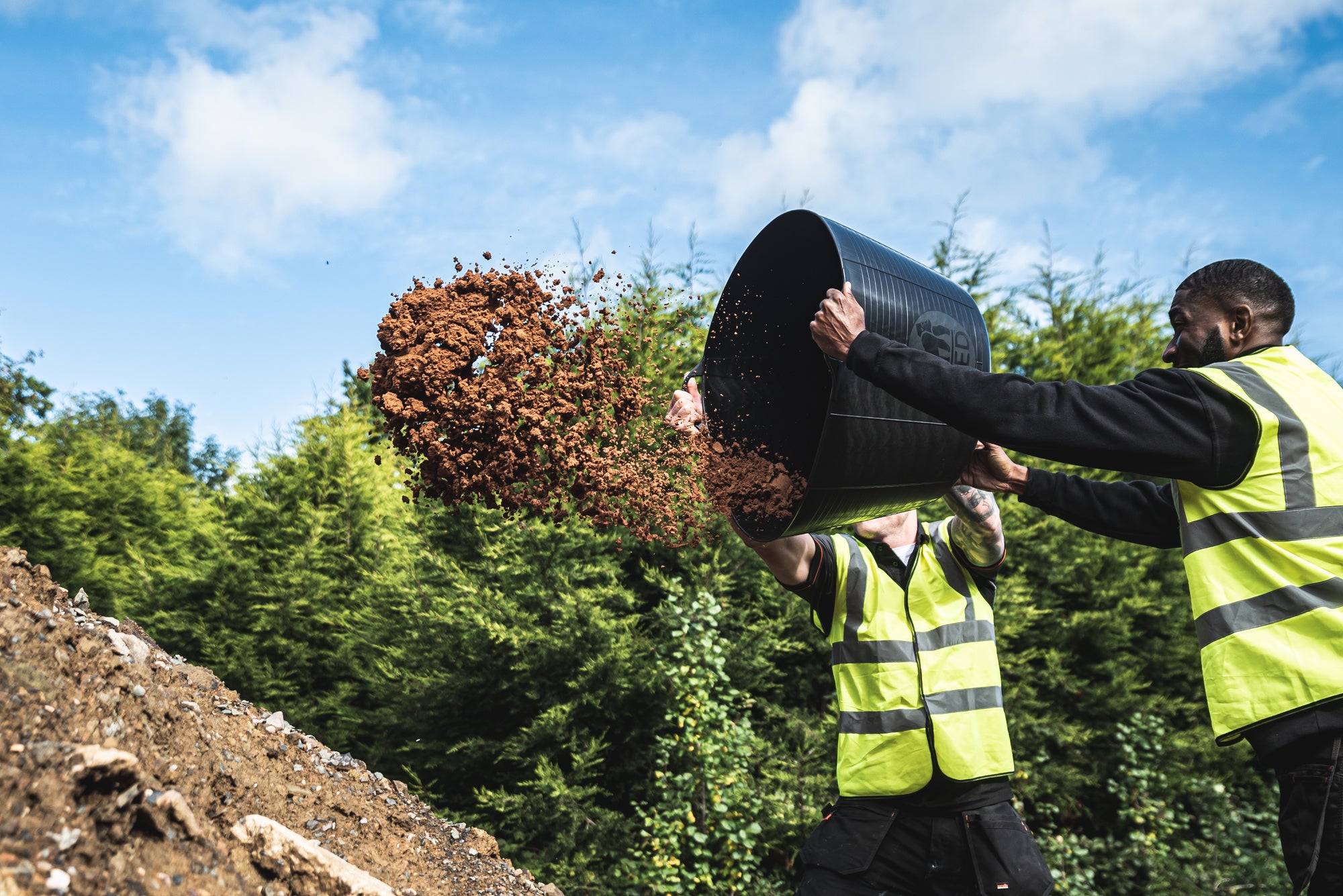 Extra Large Gorilla Tub® 75L – The Original Flexible & Weather Resistant Heavy-Duty Trug