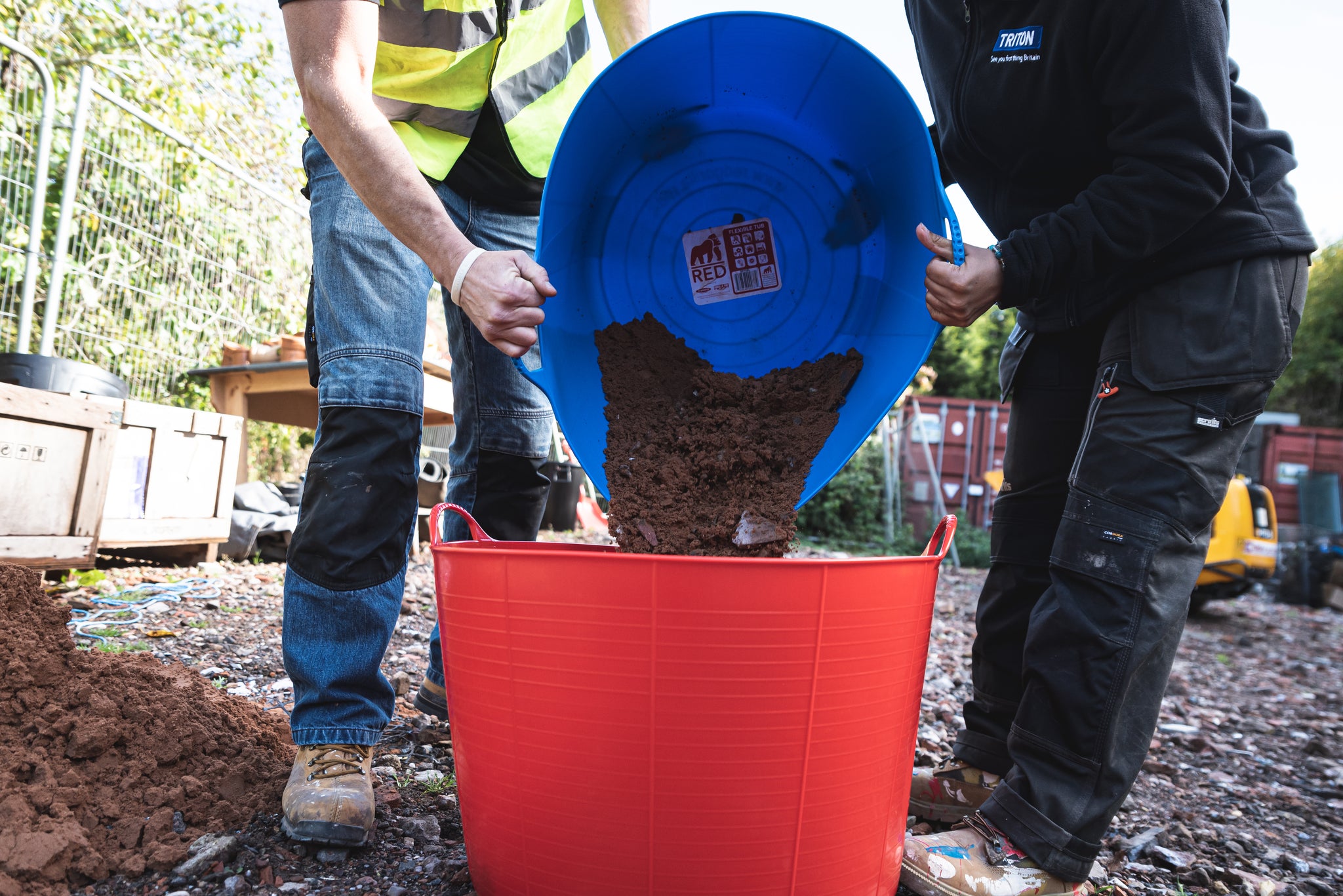 Extra Large Gorilla Tub® 75L – The Original Flexible & Weather Resistant Heavy-Duty Trug